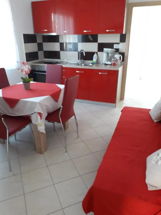 Apartments Sandra Palit Kroatien