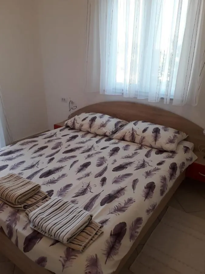 Apartments Sandra Palit Kroatien