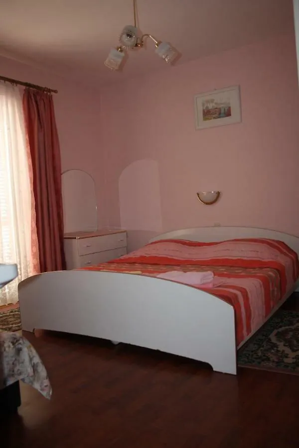 Apartments Sandra Palit